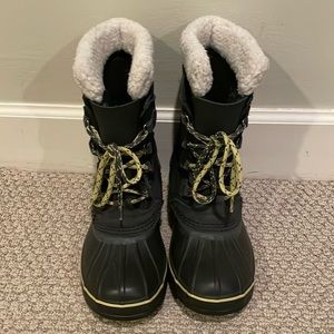 LL Bean snow boots. Excellent condition. Size 7